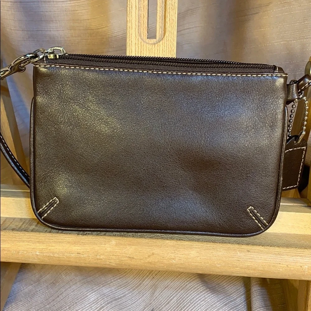 Coach never used☀️see